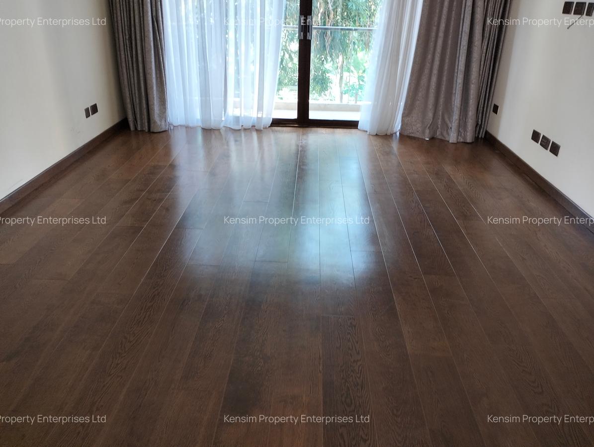 5 Bed Townhouse with En Suite in Lavington - 12