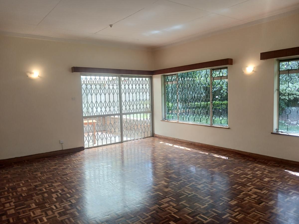 4 Bed House with En Suite at Lavington - 17