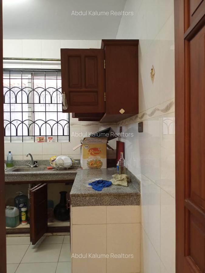 Serviced 2 Bed Apartment with En Suite at Kizingo - 16