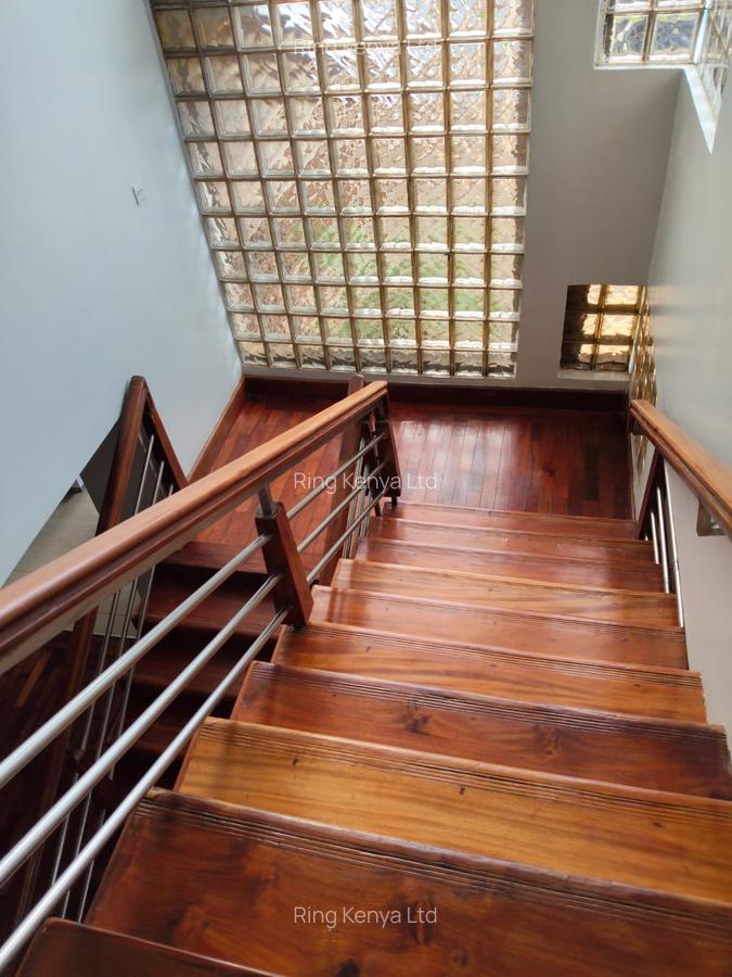 4 Bed House with En Suite in Runda - 5