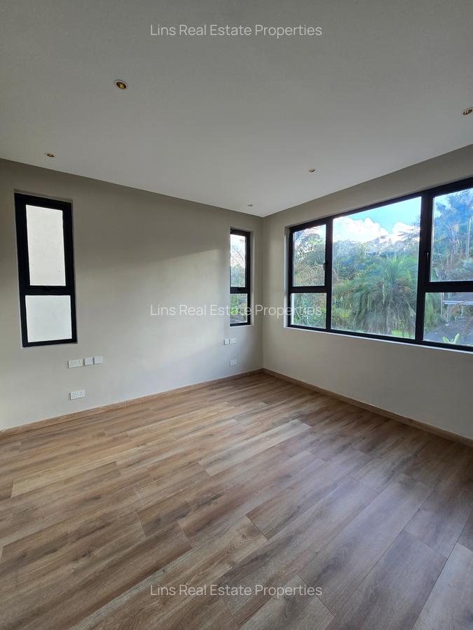 5 Bed Townhouse with En Suite in Lavington - 10