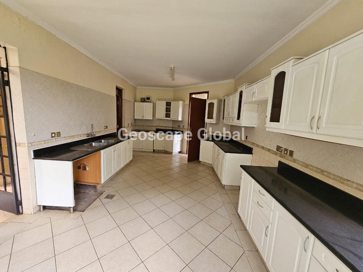 4 Bed House with En Suite in Kitisuru - 9