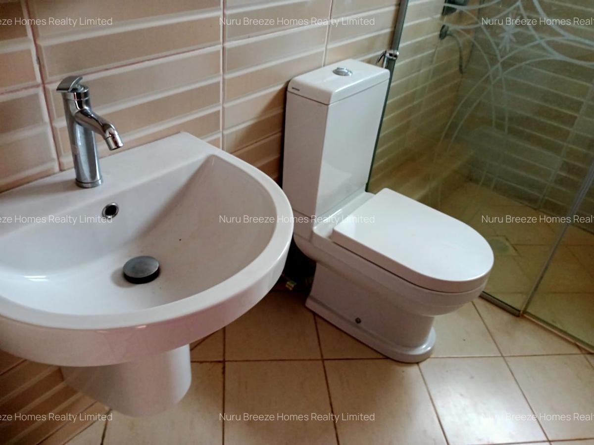 5 Bed Townhouse with En Suite in Brookside - 15