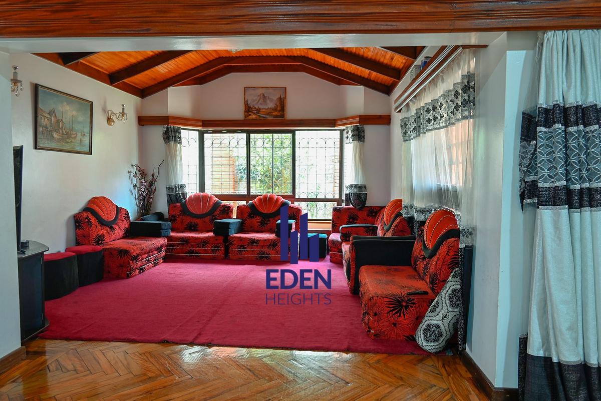 5 Bed Townhouse with En Suite in Lavington - 4