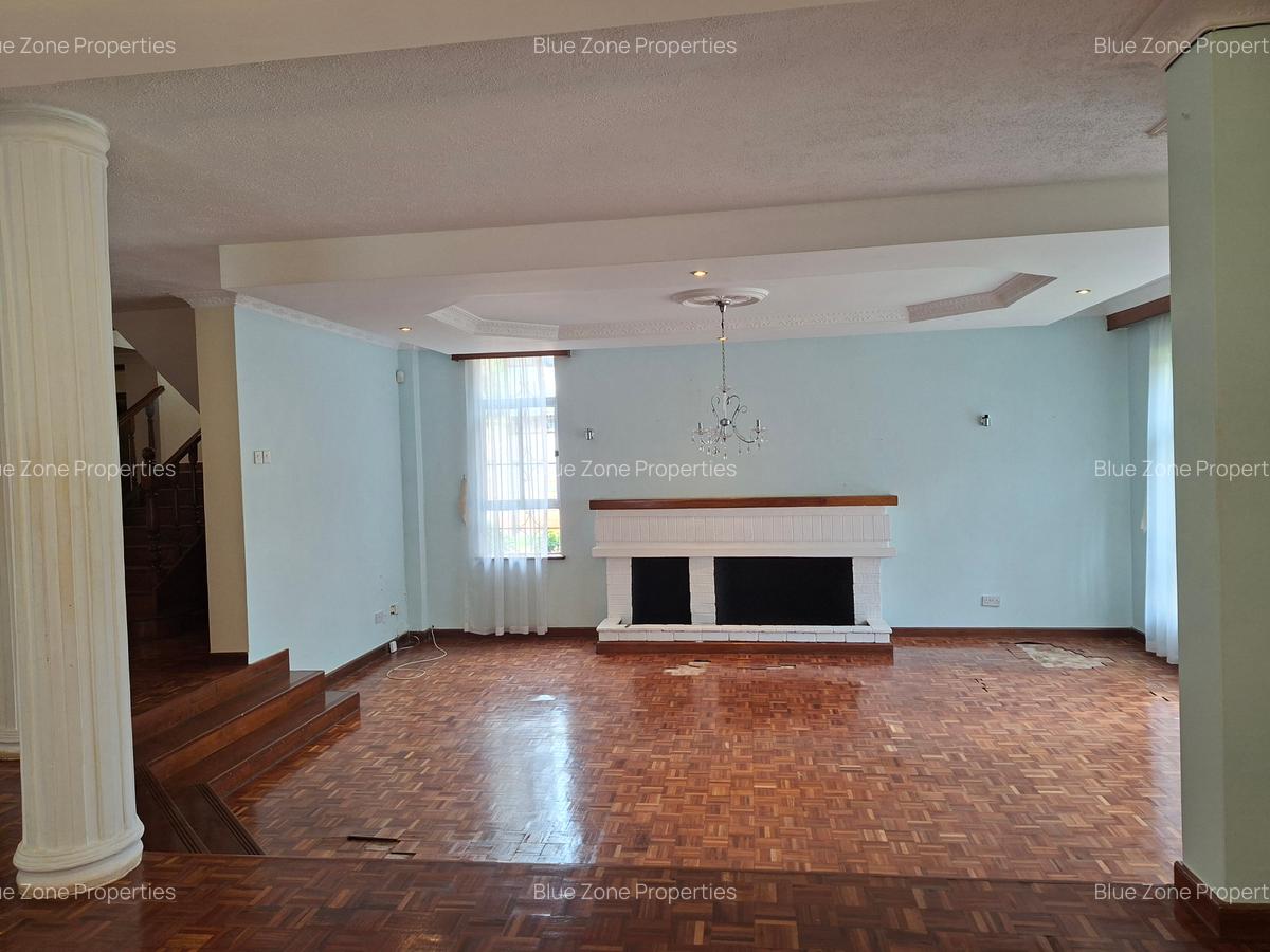 4 Bed House with En Suite at Off Mimosa Rd - 4