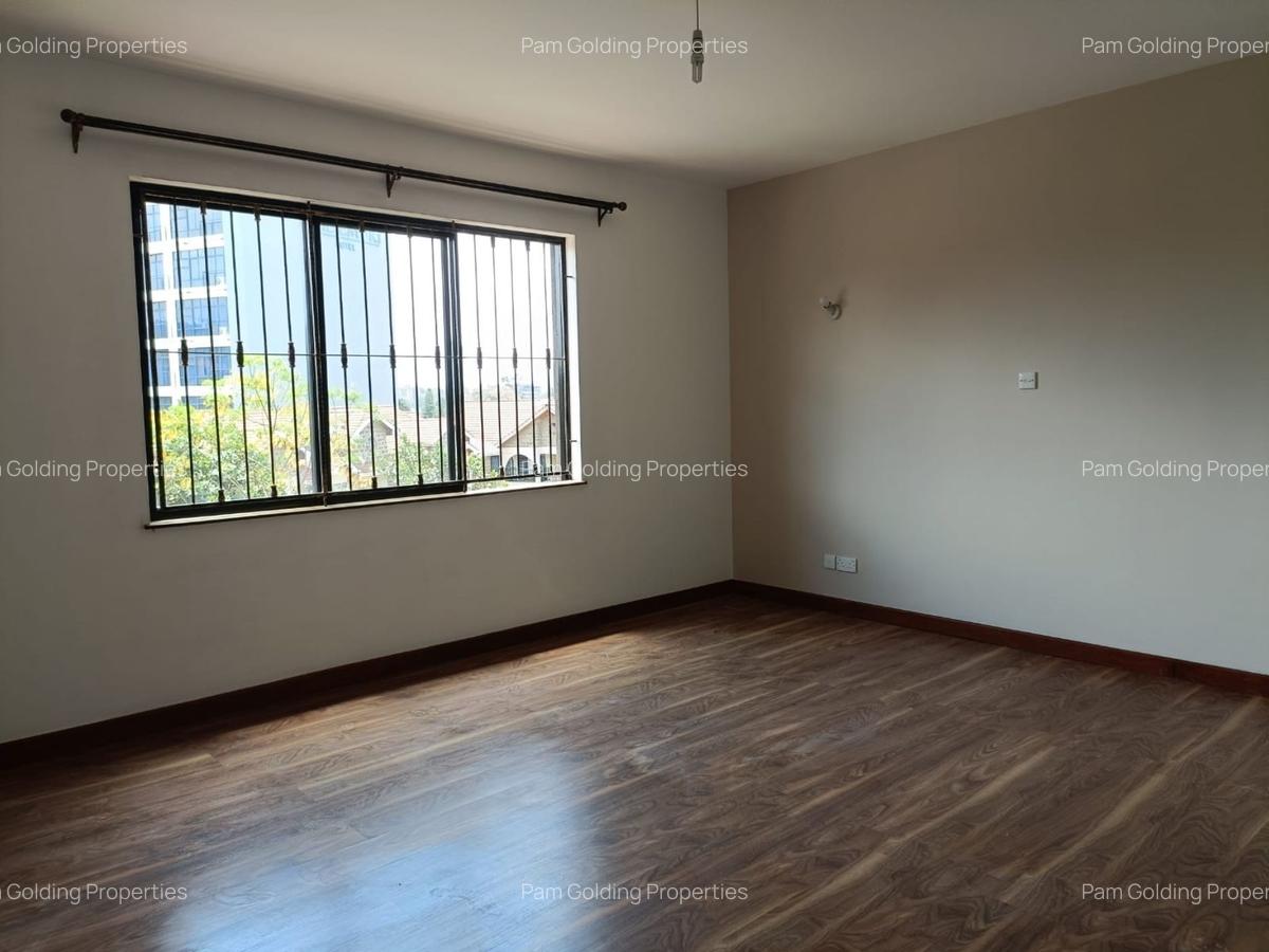 3 Bed Apartment with En Suite in Kileleshwa - 11