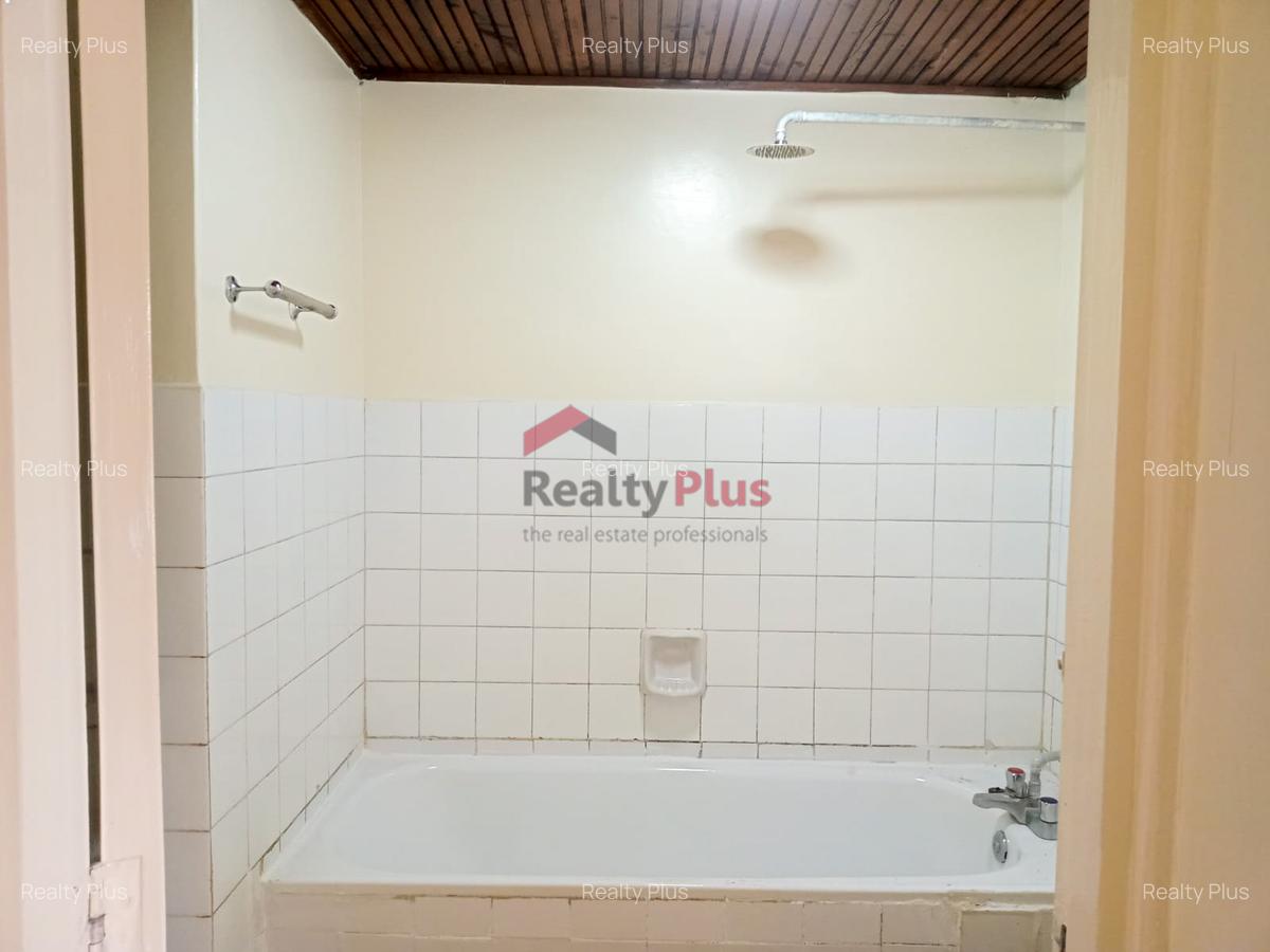 3 Bed Apartment with En Suite in Kilimani - 6