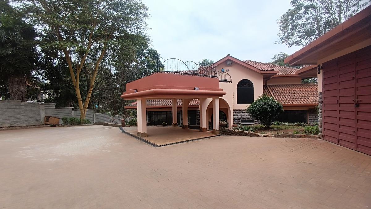 4 Bed House with En Suite at Opposite Rosslyn Riviera Mall - 2