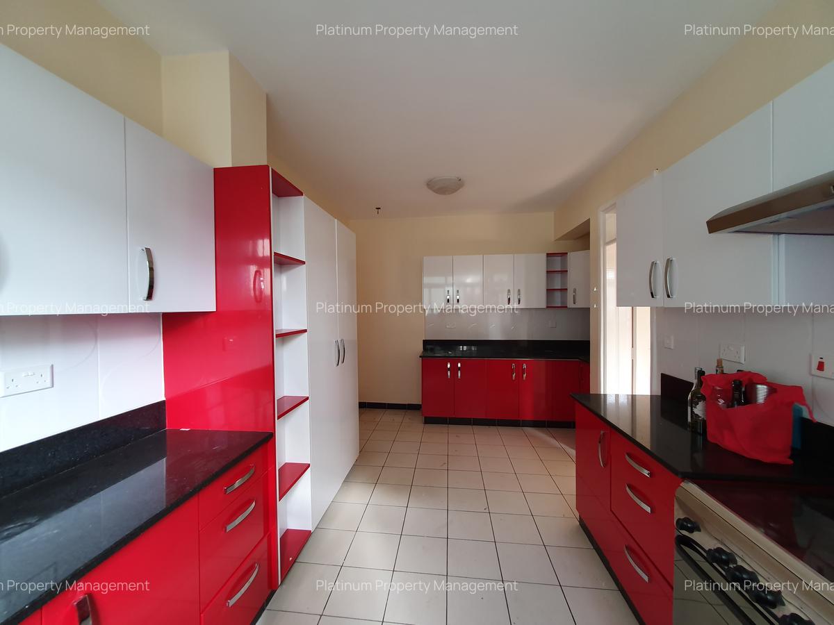 3 Bed Apartment with En Suite at Brookside - 6