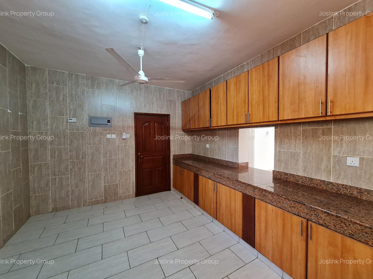 3 Bed Apartment with En Suite in Nyali Area - 17