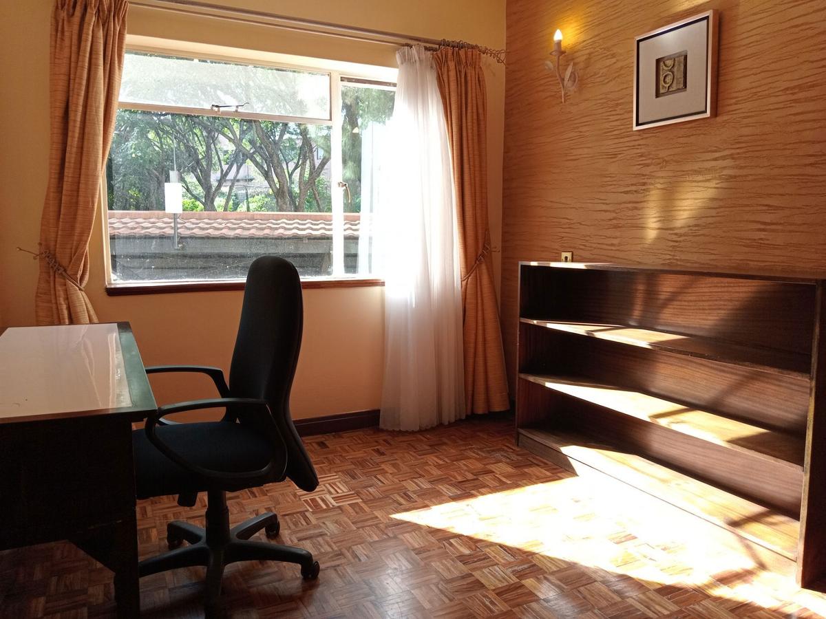 Serviced 3 Bed Apartment with En Suite in Kilimani - 11