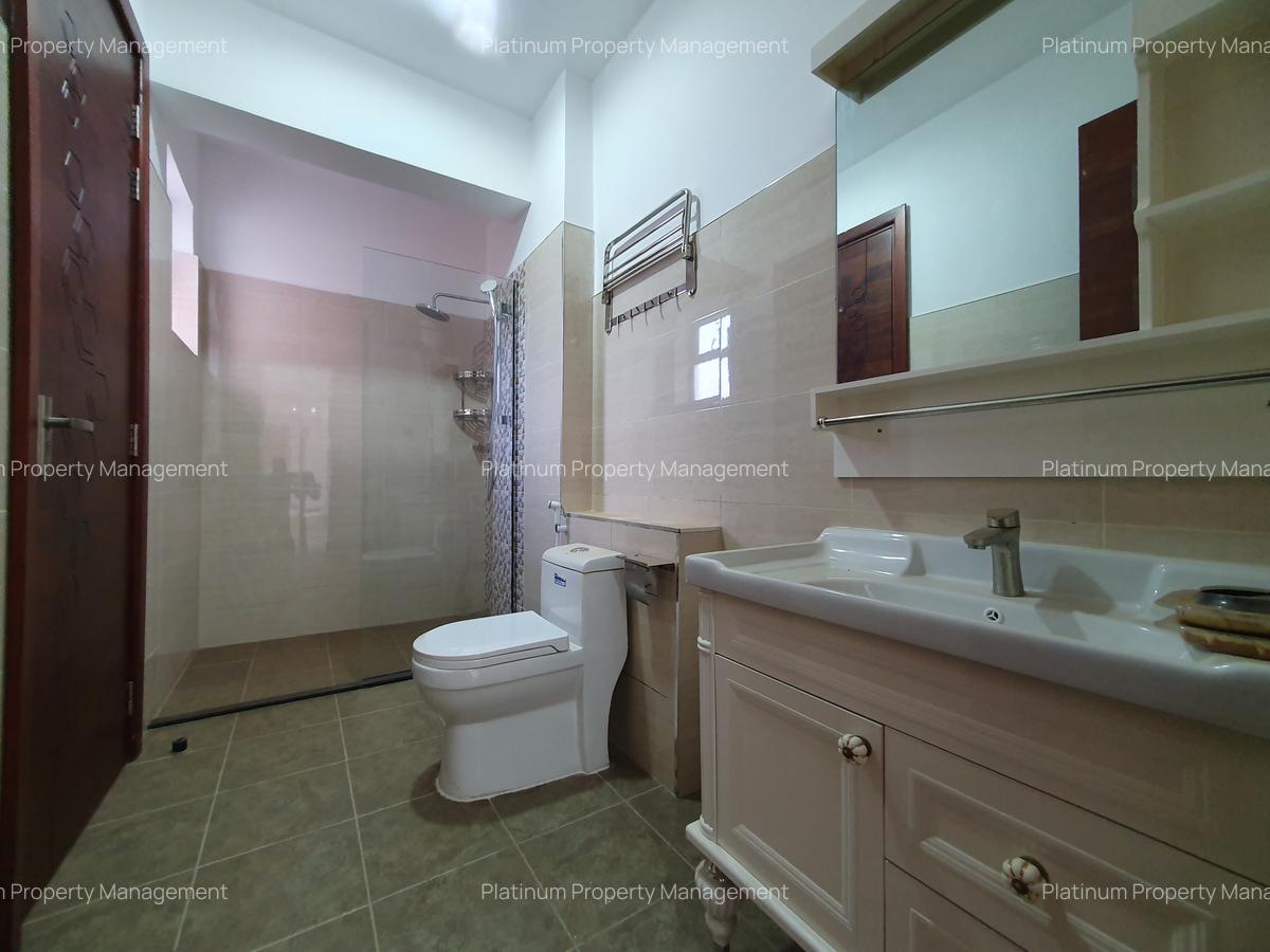 4 Bed Apartment with En Suite in General Mathenge - 4