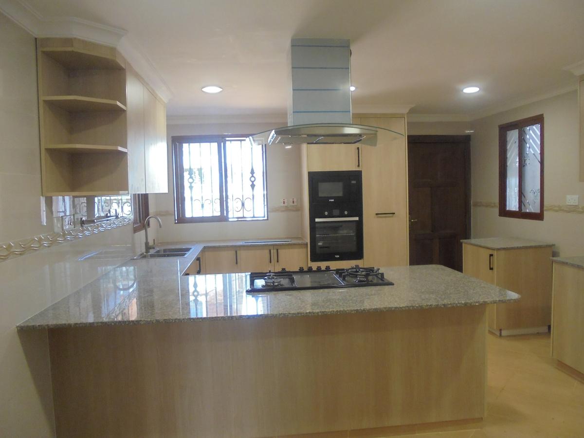 5 Bed Townhouse with En Suite at Shanzu Rd - 10