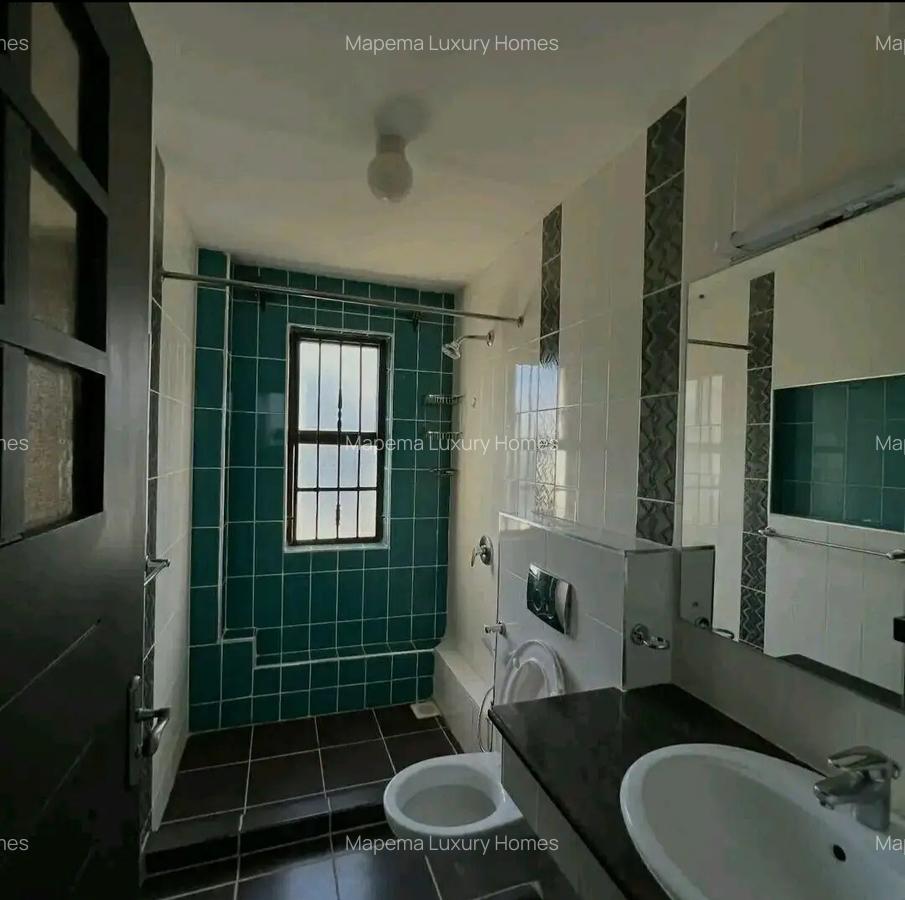 5 Bed House with En Suite at Old Runda - 5