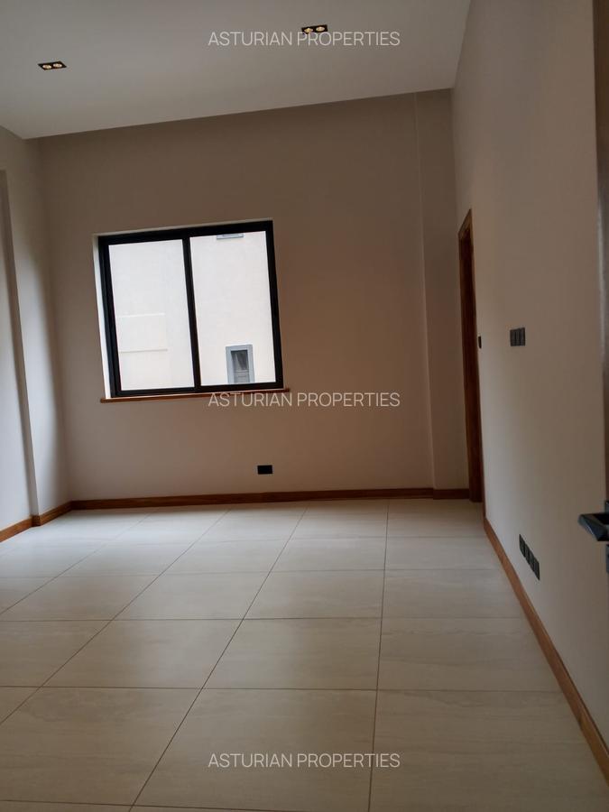 4 Bed Apartment with En Suite in Westlands Area - 20