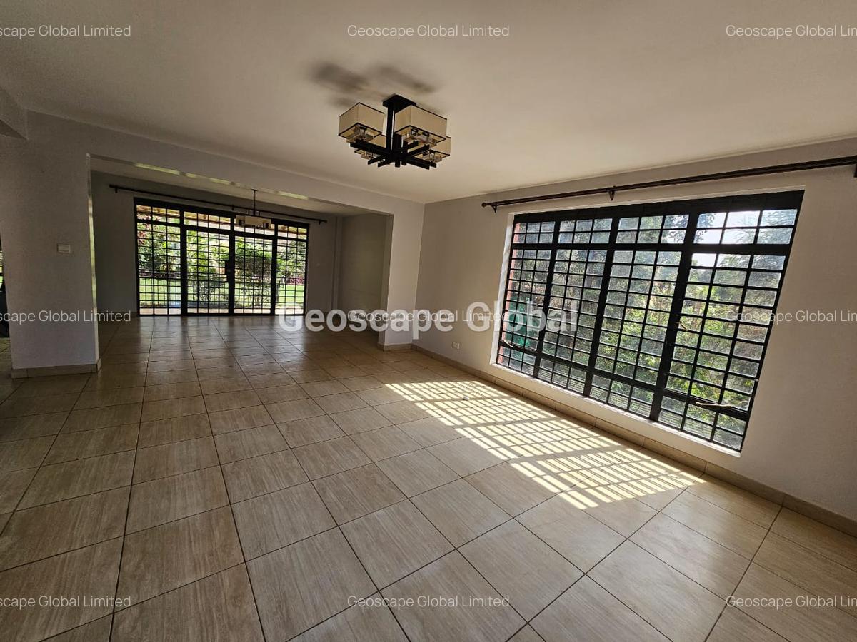 4 Bed House with En Suite in Runda - 12