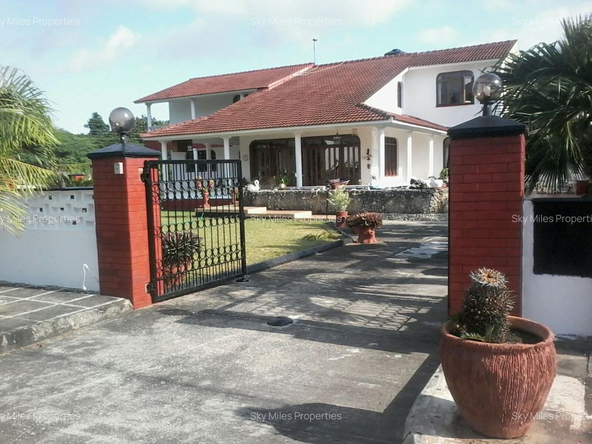 4 Bed Villa with En Suite at Greenwood Nyali - 1