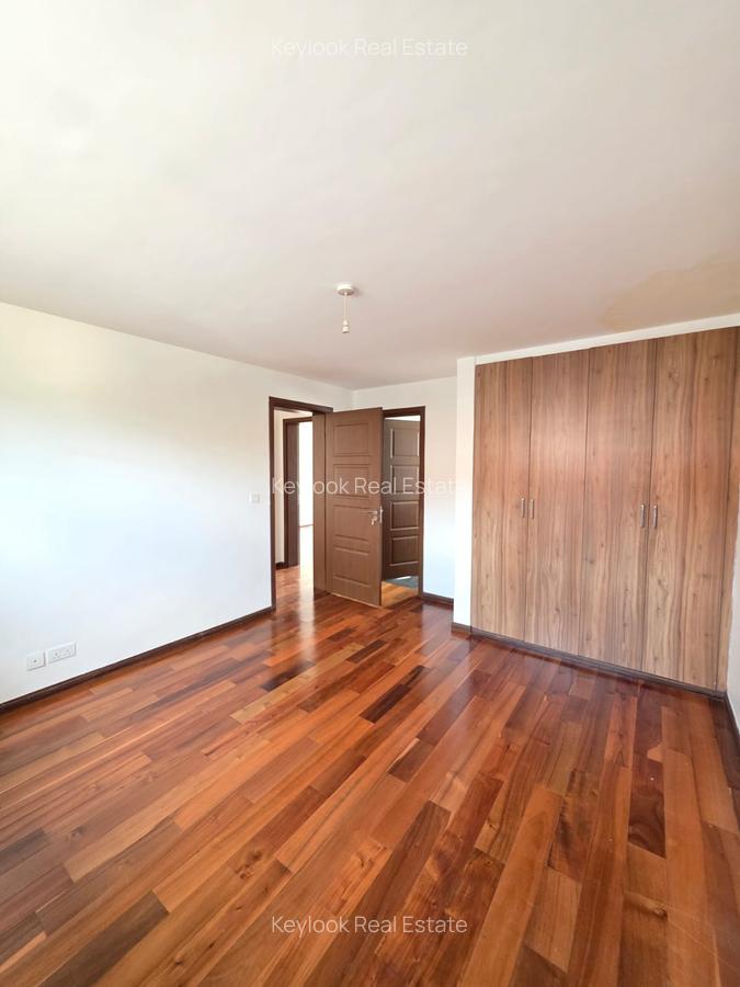 5 Bed Townhouse with En Suite at Off Convent Drive - 5