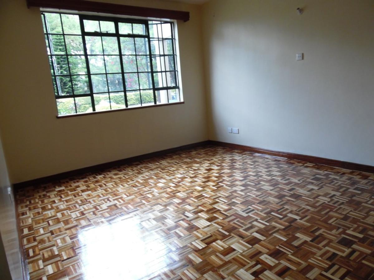 3 Bed Apartment with En Suite at Lavington - 9