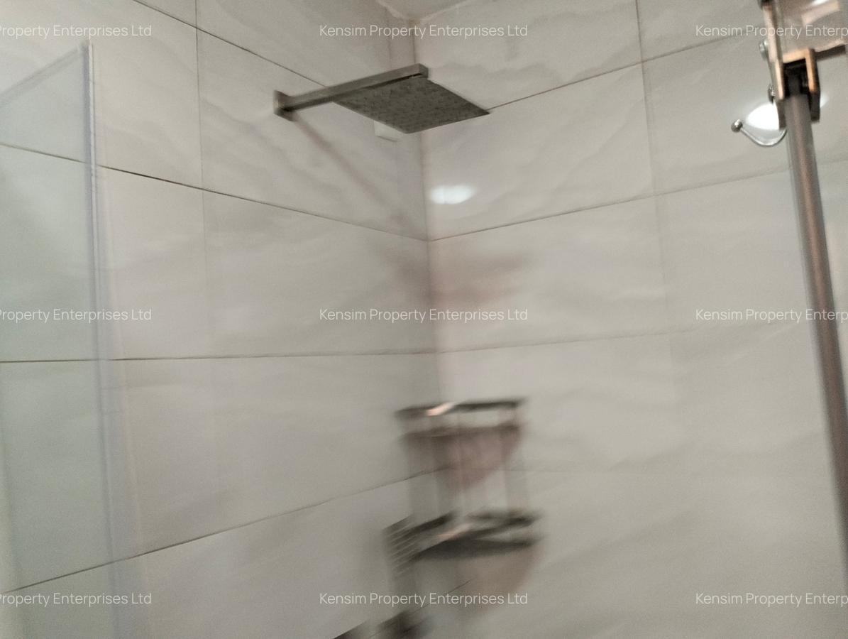 5 Bed Townhouse with En Suite in Lavington - 6