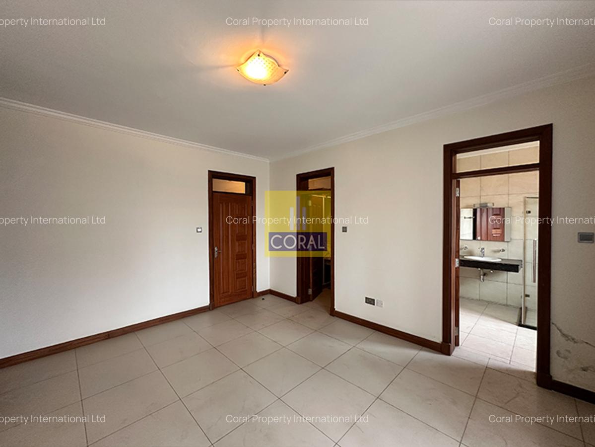 4 Bed Apartment in Parklands - 10