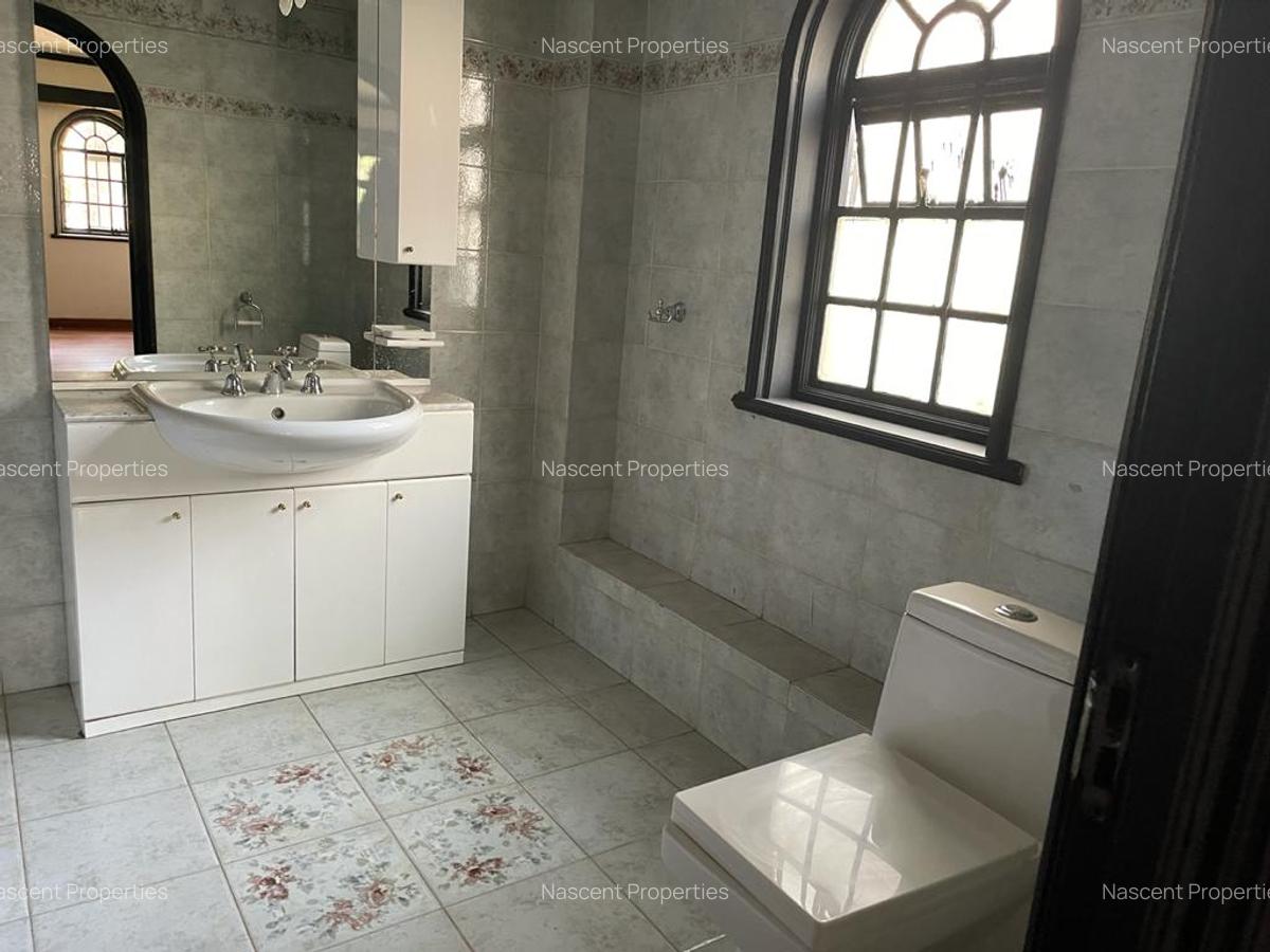 4 Bed Townhouse with En Suite in Riverside - 13