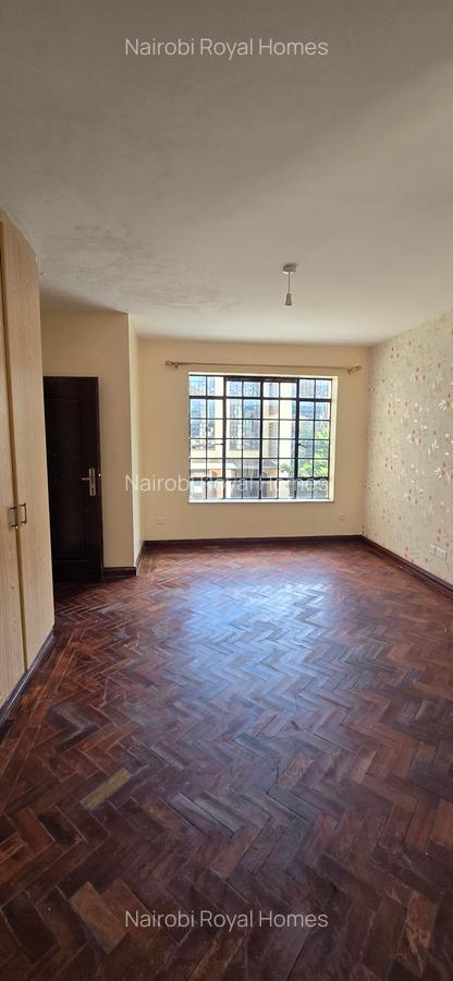 5 Bed Townhouse with En Suite at Lavington Green - 19