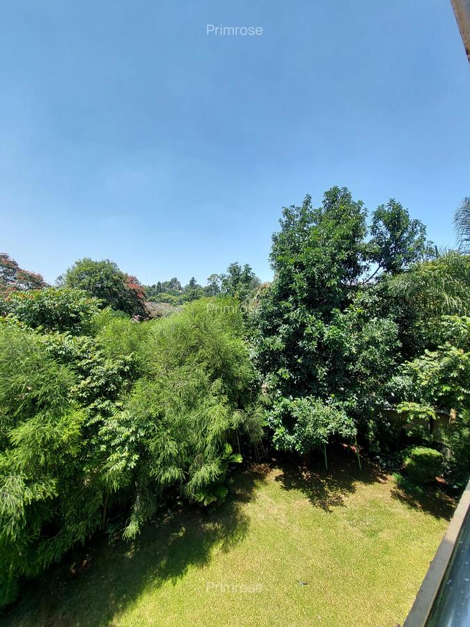 5 Bed Townhouse with En Suite in Lavington - 2