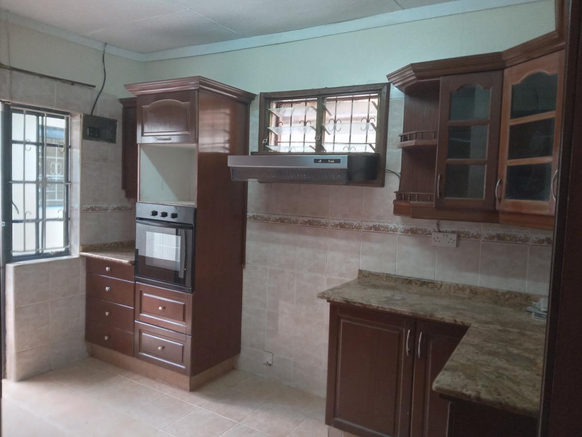 4 Bed House with En Suite at Loresho Area - 2