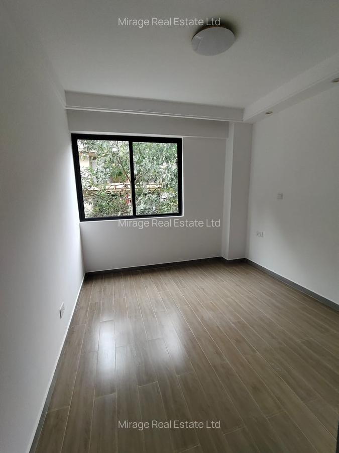 3 Bed Apartment with Gym in Riverside - 12