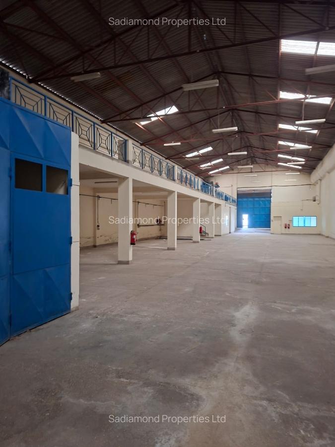 10,000 ft² Warehouse with Parking in Embakasi - 4