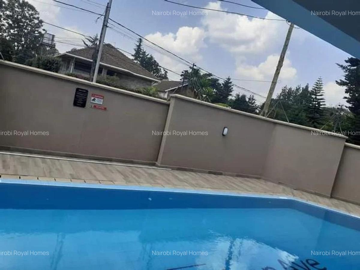 5 Bed Townhouse with En Suite at Lavington - 4