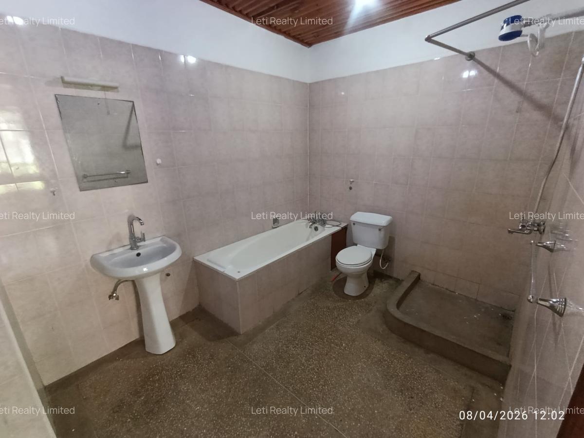 5 Bed Townhouse with En Suite in Kilimani - 9