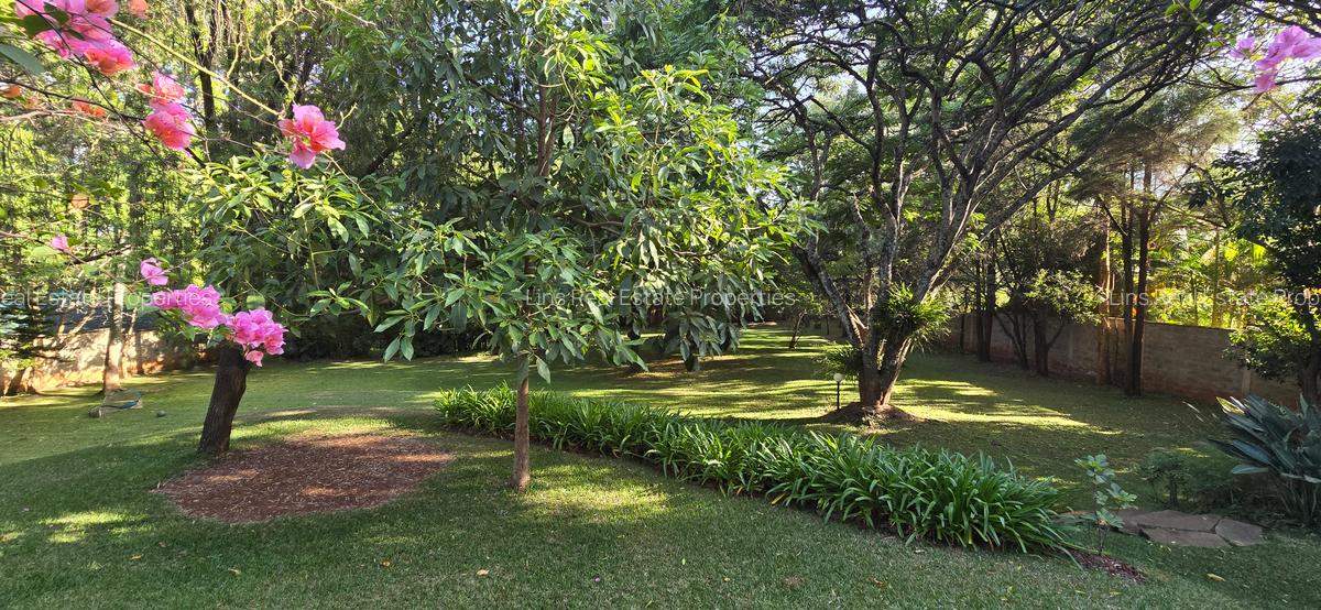 4 Bed House with En Suite in Lavington - 5