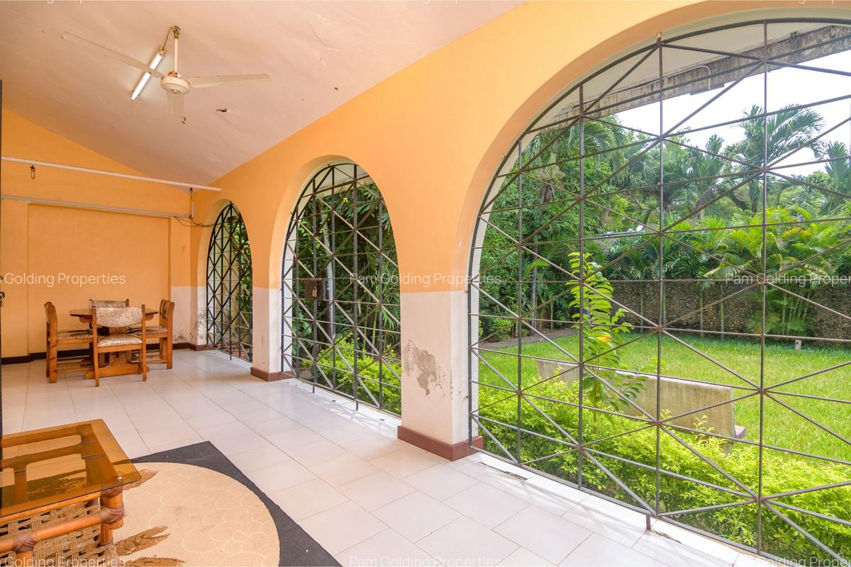 5 Bed Townhouse with Garden in Nyali Area - 9