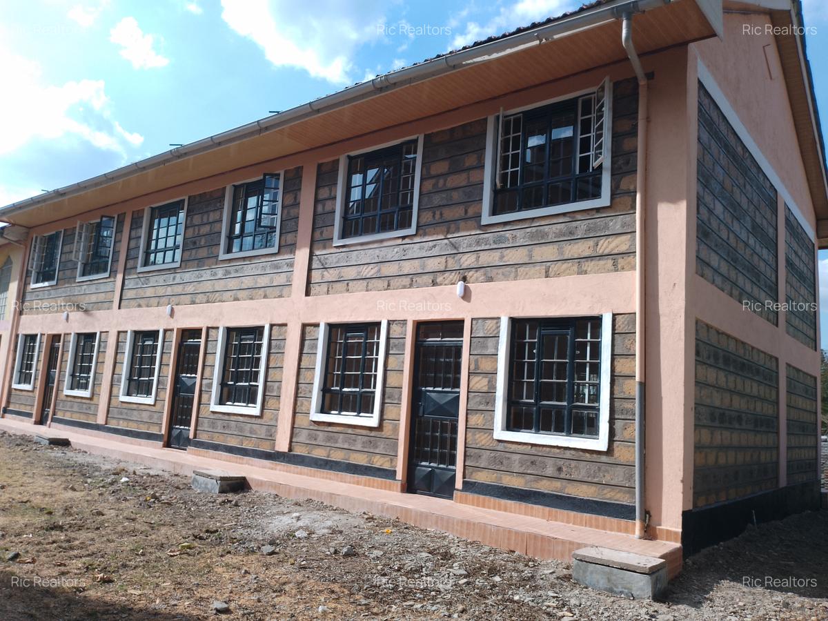 2 Bed House with Garden at Fairacres - 1