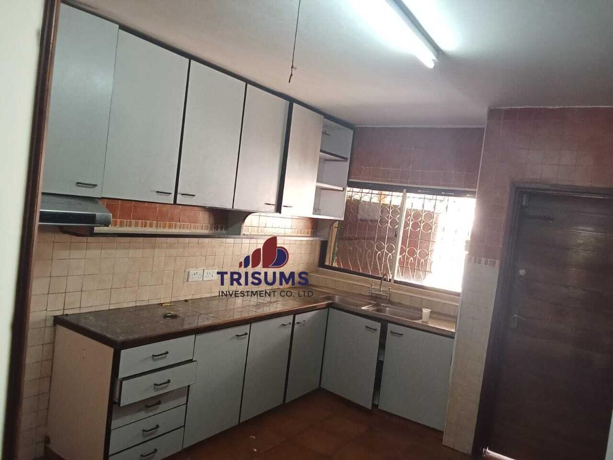 5 Bed Townhouse with En Suite at Westland - 3