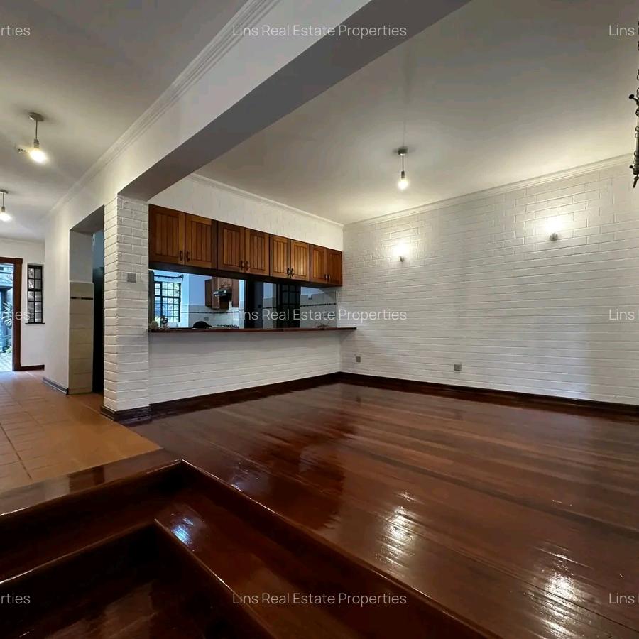 4 Bed Townhouse with En Suite in Spring Valley - 14