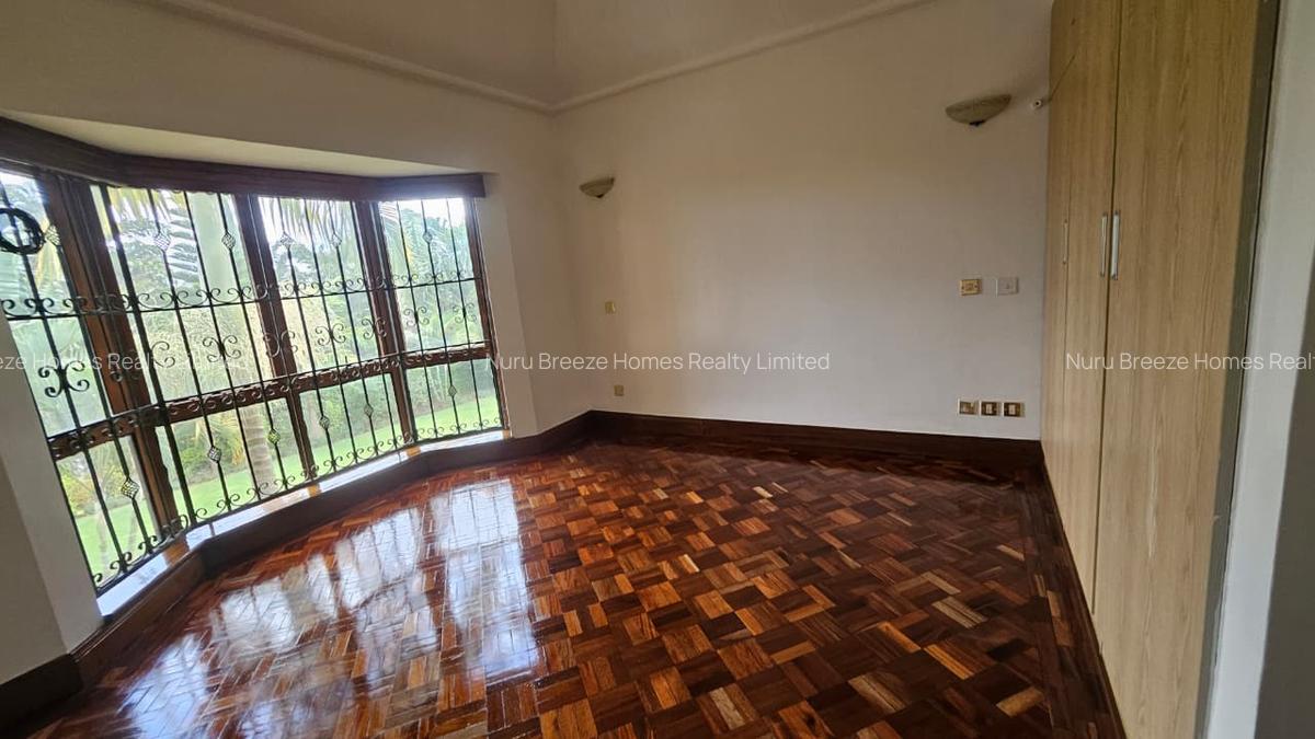 5 Bed House with En Suite in Runda - 15