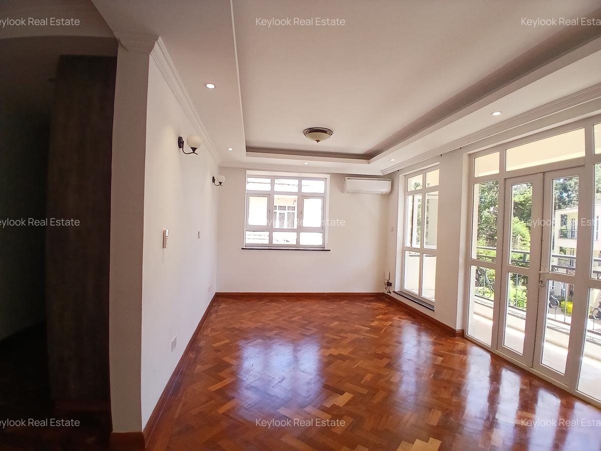 5 Bed Townhouse with En Suite at Lavington Green - 18