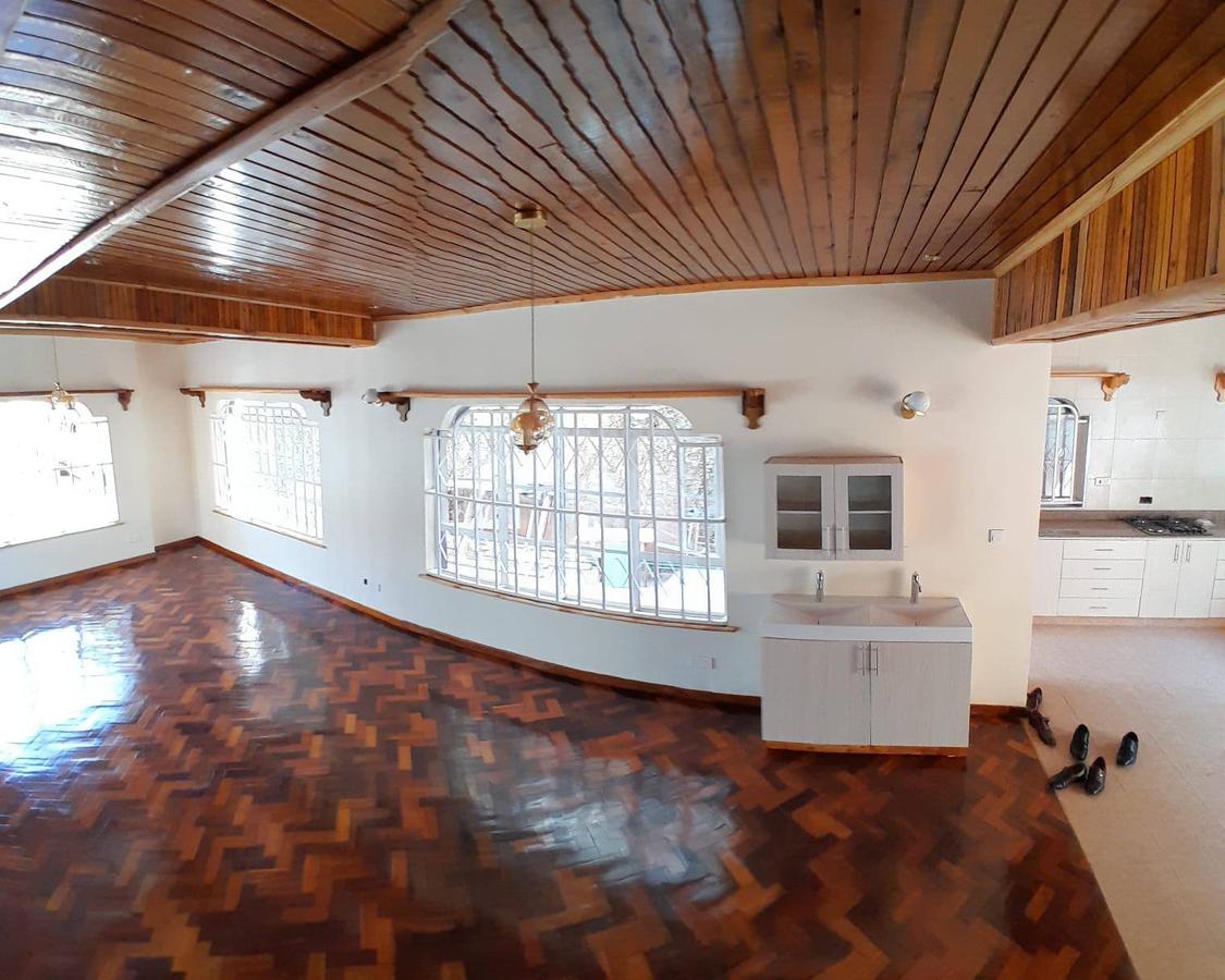 4 Bed House with En Suite in Spring Valley - 16