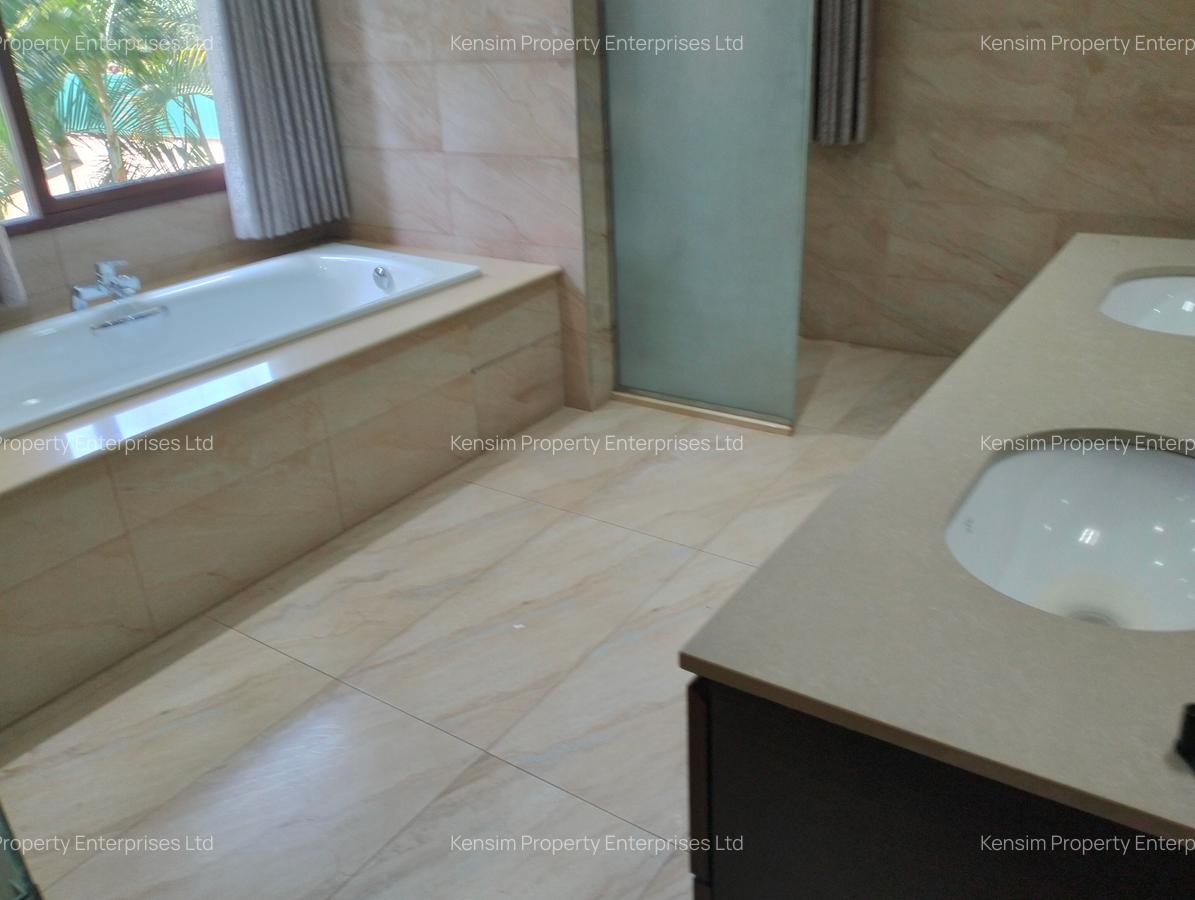 5 Bed Townhouse with En Suite in Lavington - 6