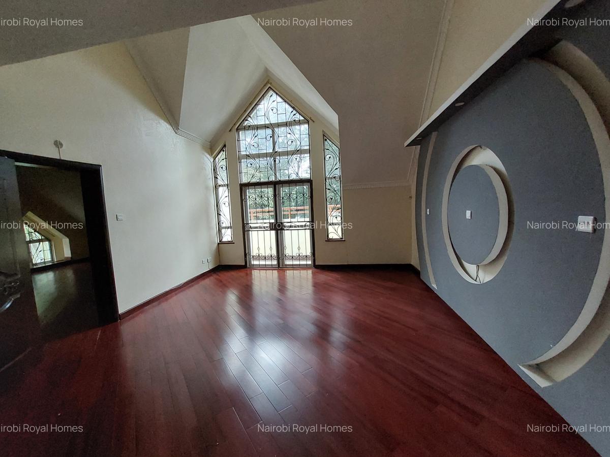 5 Bed Townhouse with En Suite at Lavington Green - 7