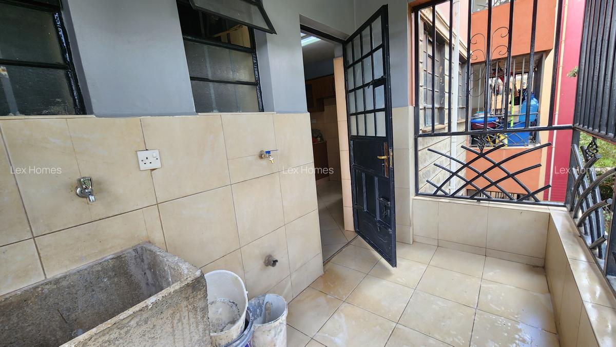 3 Bed Apartment with En Suite at - 8