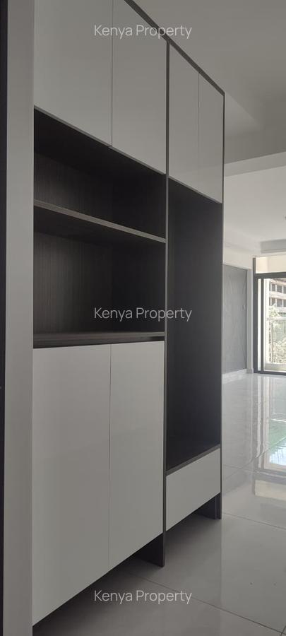 Serviced 2 Bed Apartment with En Suite at Westlands Rd - 4