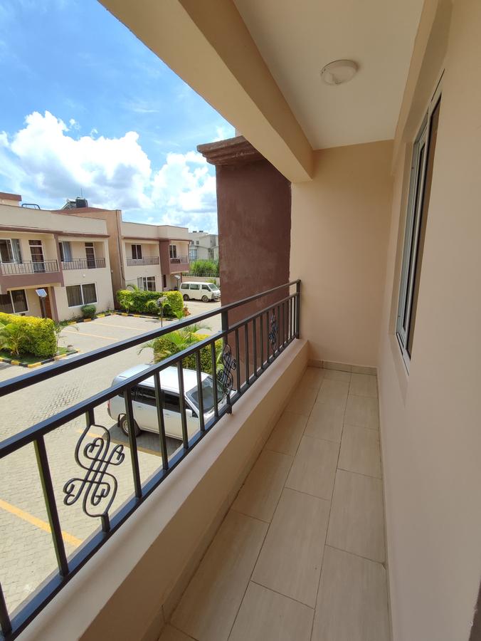 4 Bed Townhouse with En Suite at Gateway Mall - 18