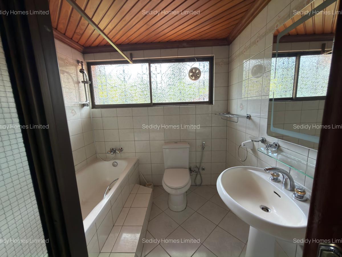 6 Bed House with En Suite in Gigiri - 10