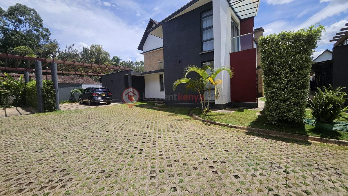 4 Bed Townhouse with En Suite in Ridgeways - 4