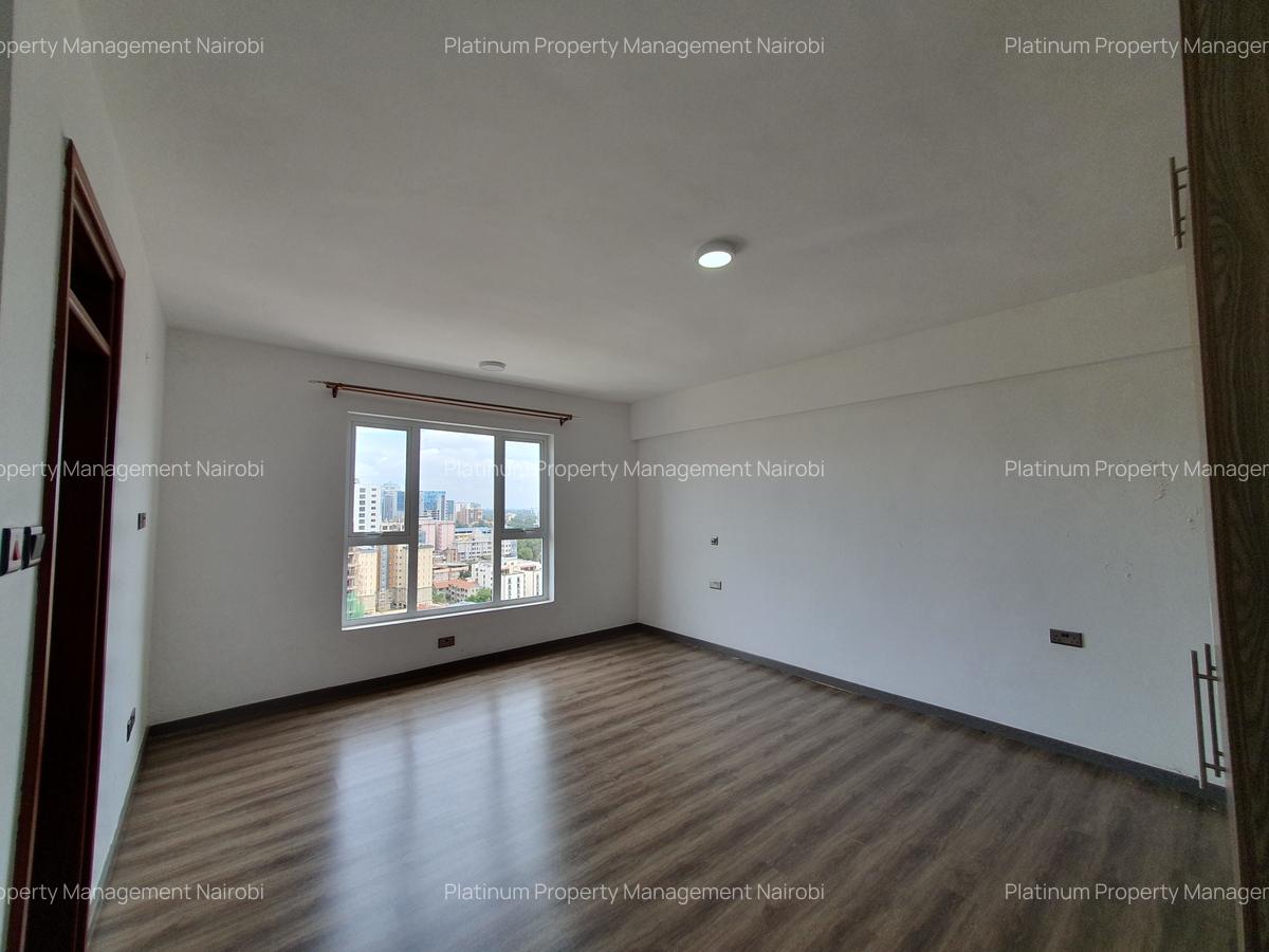 2 Bed Apartment with En Suite at Parklands - 7