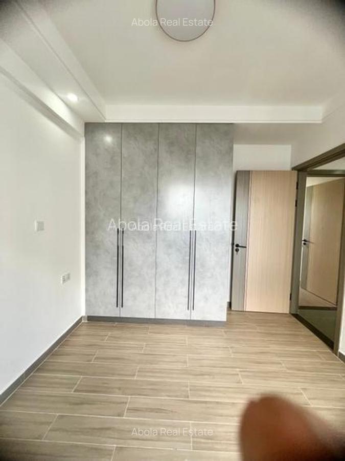 3 Bed Apartment with En Suite in Riverside - 13